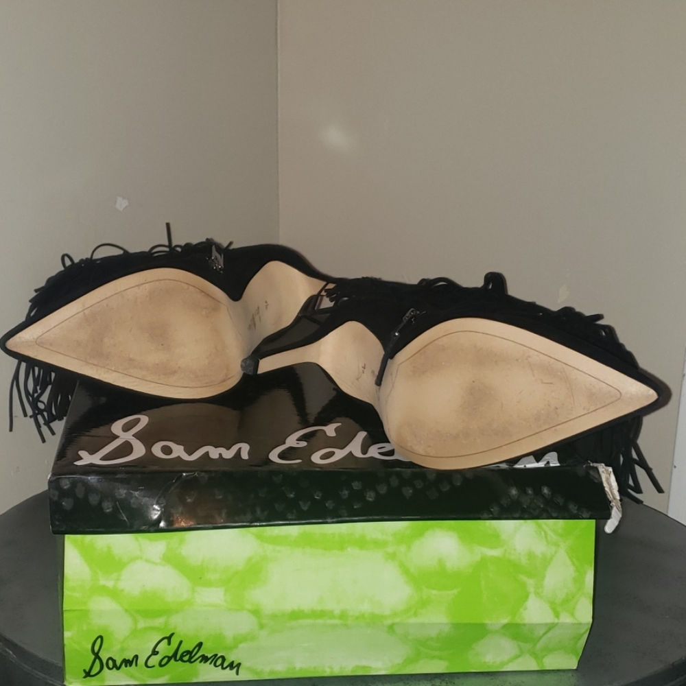 Boots - Picture 6 of 7